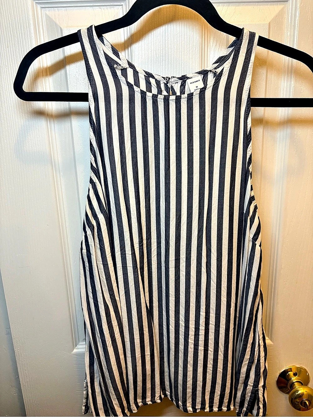 Old Navy Striped Top in Blue & White Size Medium